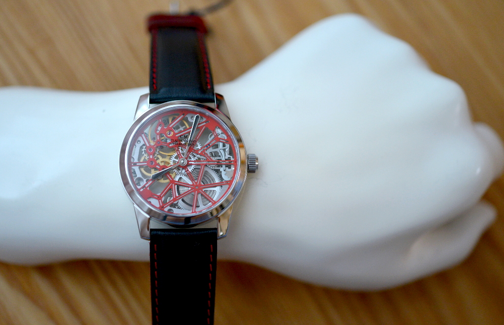 Collection Shiba Lacラック スケレット レッド