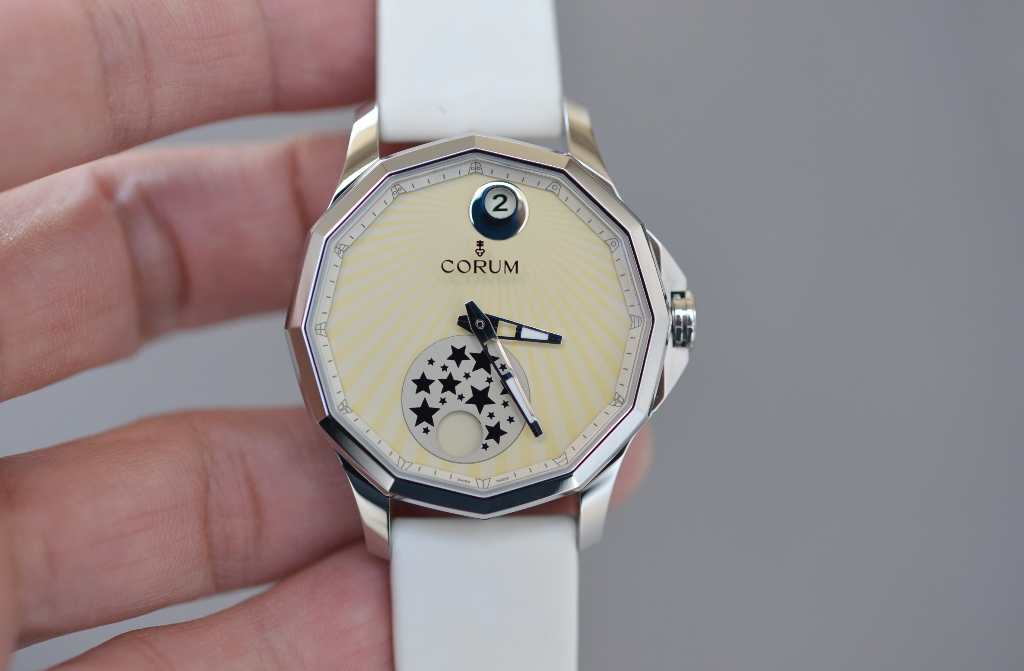 コルム アドミラル 38 ミステリームーン A384/03118