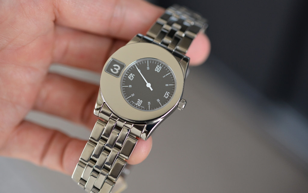 エニグマ GIANNI BULGARI バイタイム エキセントリック “ジャンピングアワー” 111292S