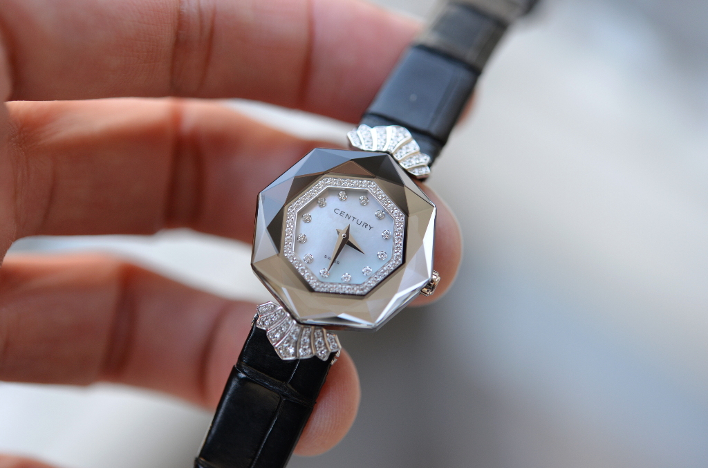 センチュリー カプリス 828.7.F.12P.66.CYK