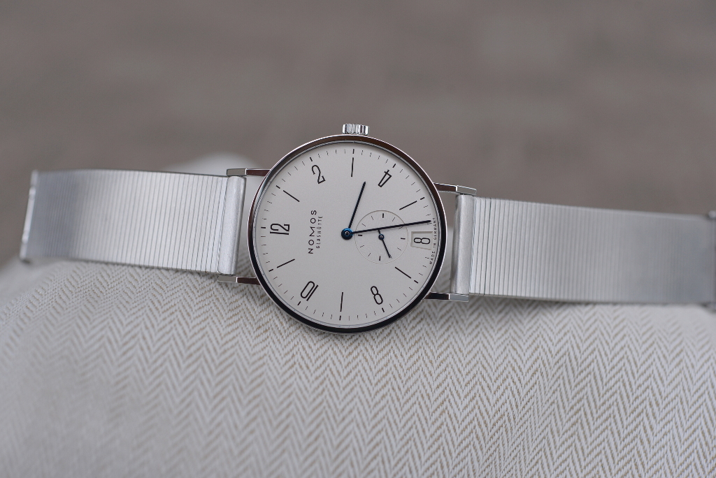 ノモス タンジェント デイト 130 TN1B1W2L