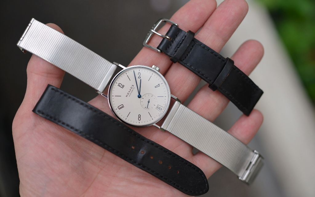 ノモス タンジェント デイト 130 TN1B1W2L