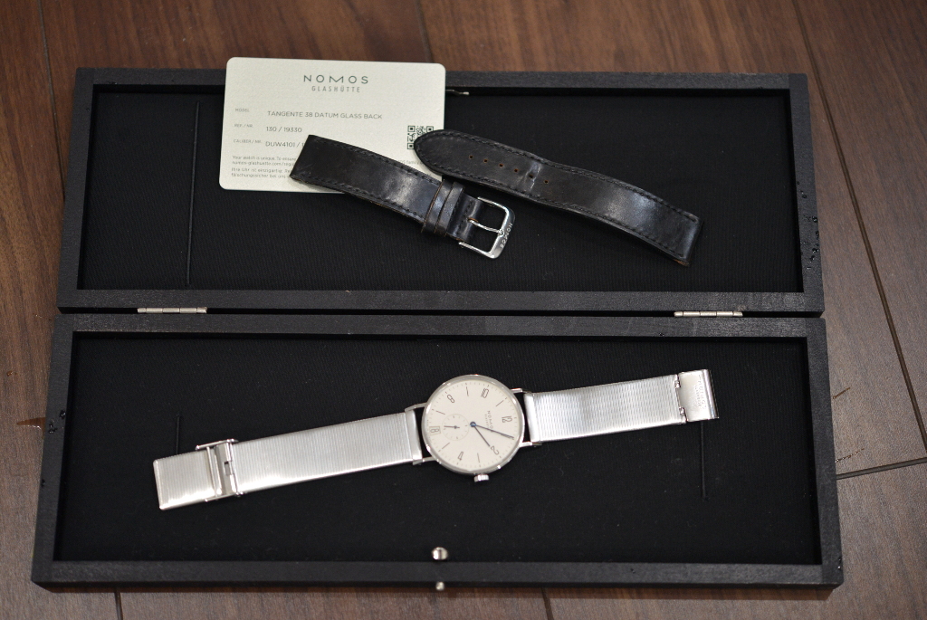 ノモス タンジェント デイト 130 TN1B1W2L